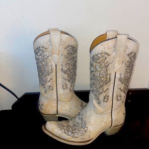 Corral boots